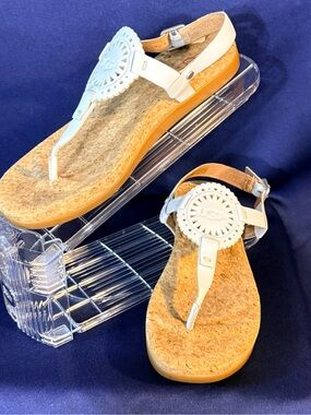 UGG White Cork Thong Sandals Laser Cut Medallion Flip Flops Size 7.5